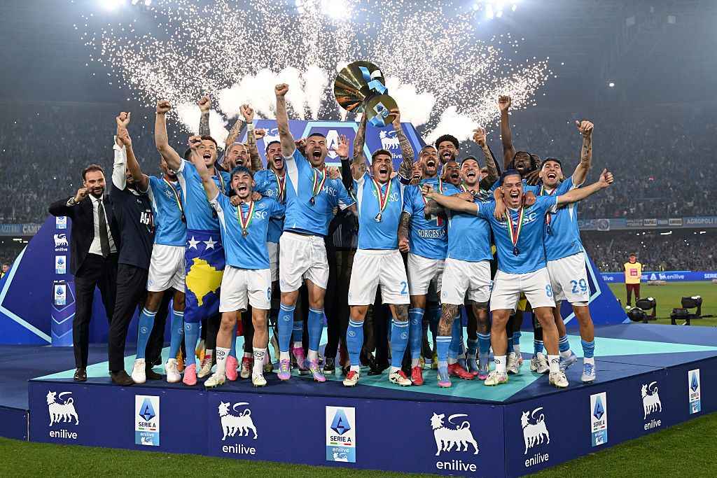 Napoli trionfa in Serie A: 82 punti e un sogno realizzato