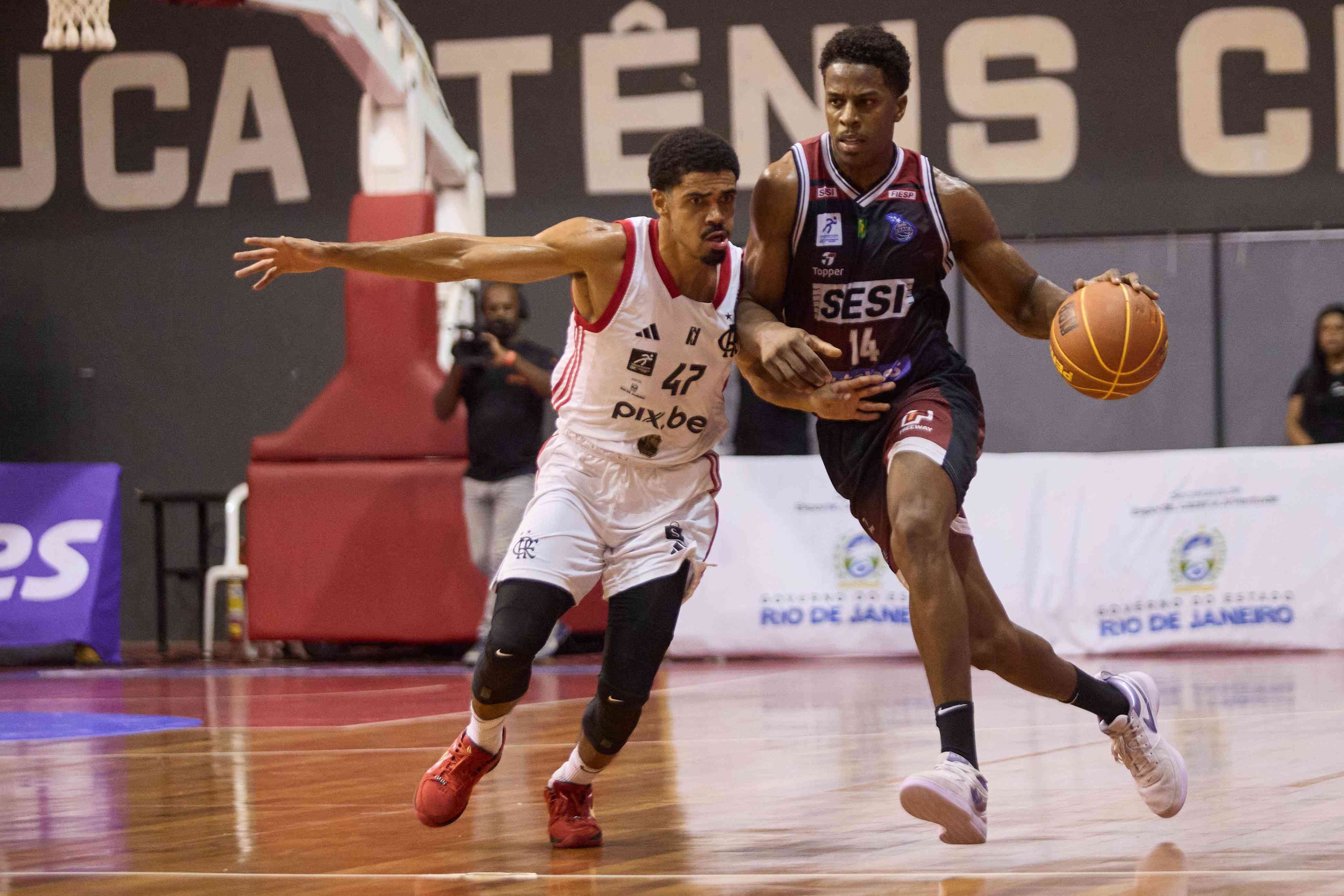Sesi Franca empata semifinal com vitória sobre Flamengo