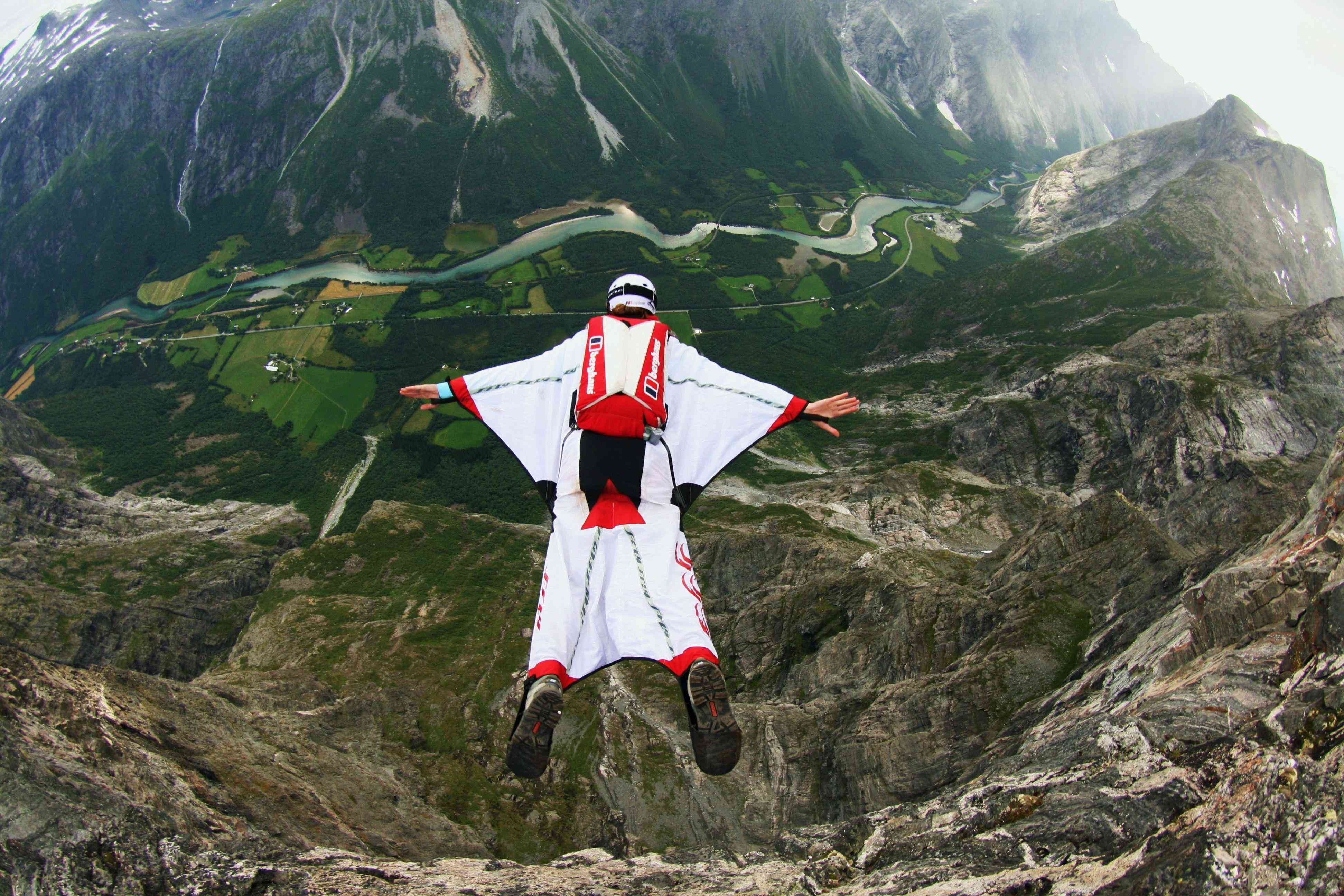 Wingsuit Pilots Soar High with New Russian Training Facility