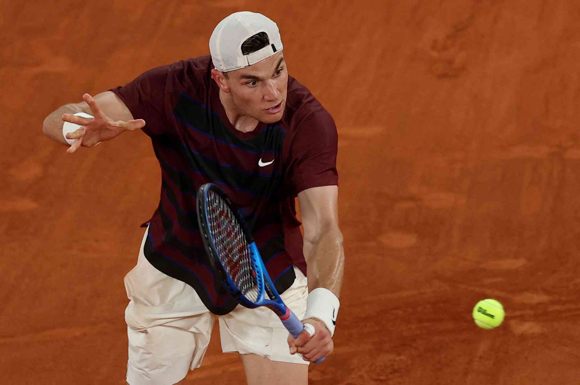 Norrie Dominates Fearnley to Advance at Roland Garros