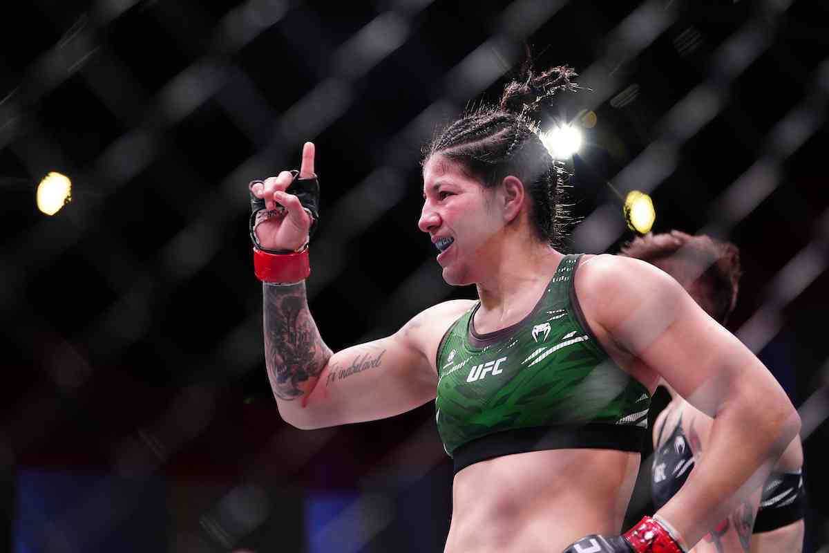 Ketlen Vieira brilha no UFC Vegas 107 com vitória decisiva