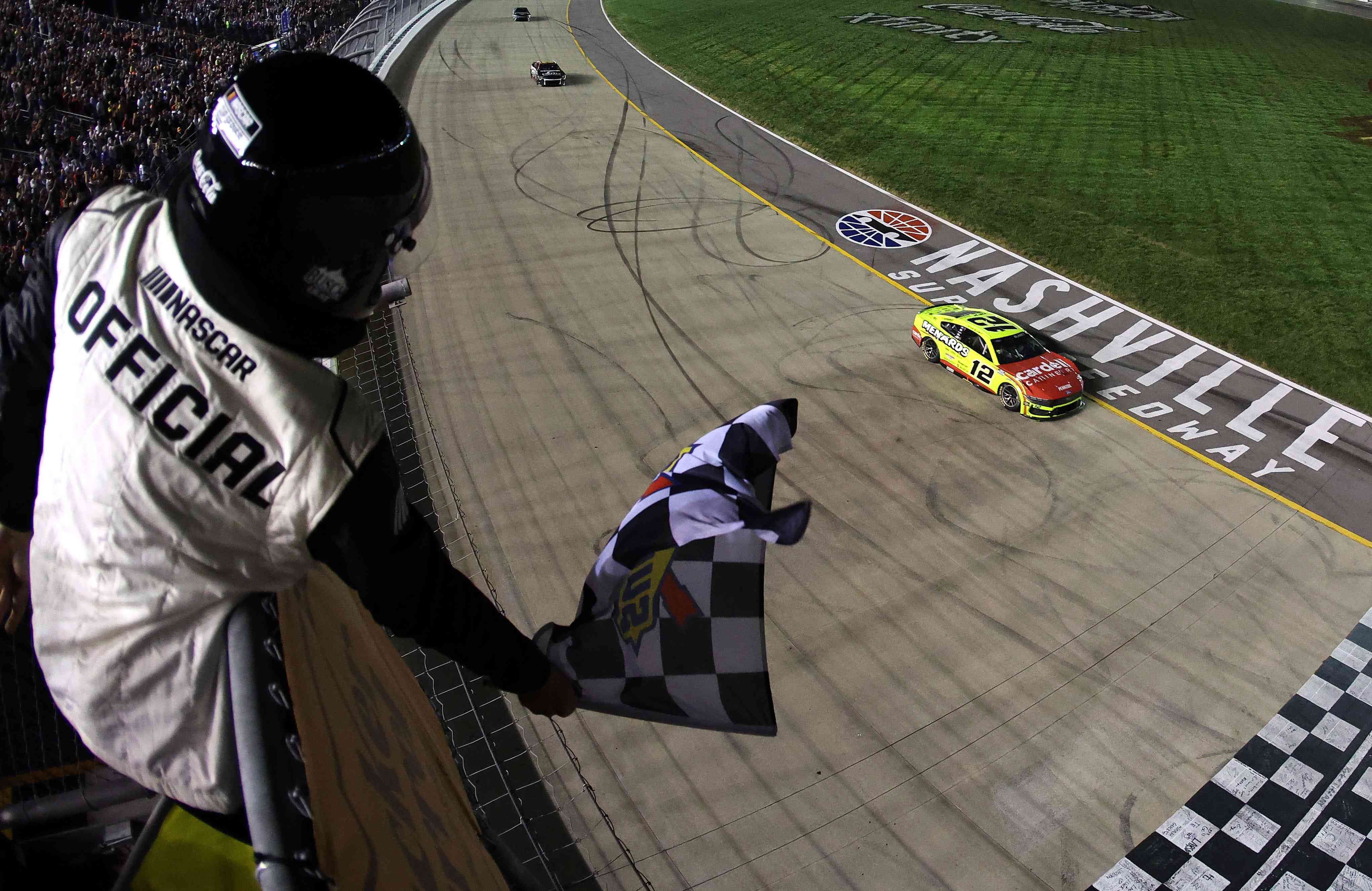 Blaney Dominates Nashville, Secures Playoff Spot in Style