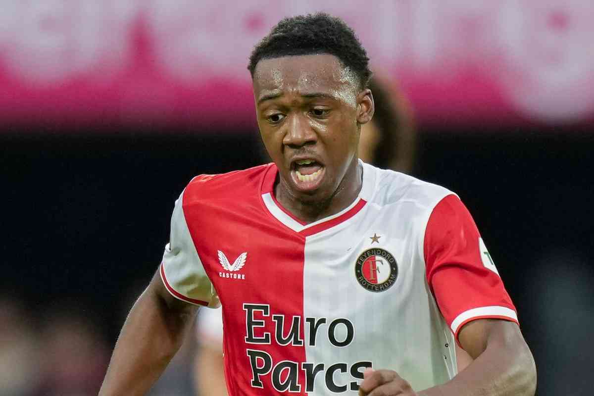 Feyenoord jaagt op Valente na Milambo-vertrek