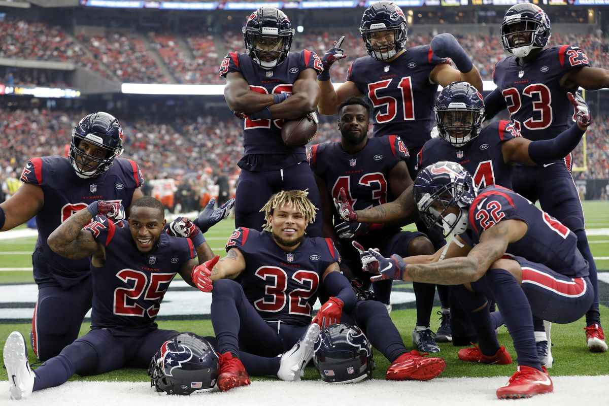 Texans Sign Arnette as NFL Training Camps Approach