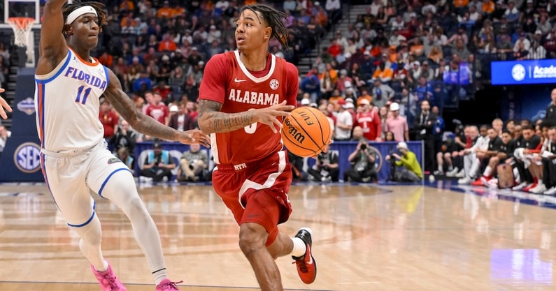 Alabama`s Wrightsell Jr. Returns, UConn Faces Pressure