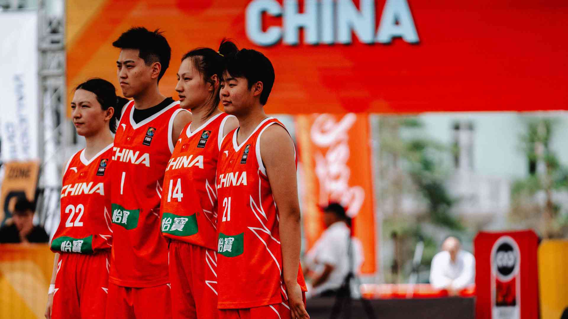 中国三人男篮止步八强，女篮名单引热议