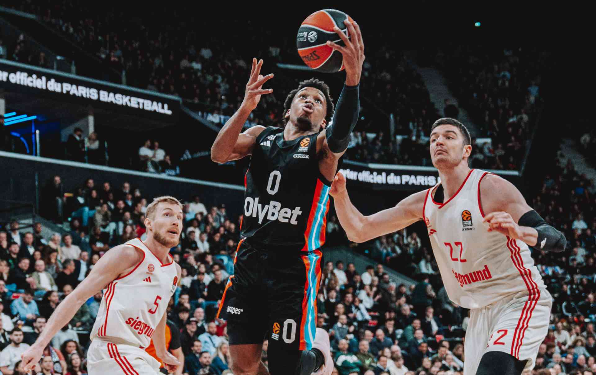 Paris Basketball triomphe avec T.J. Shorts en héros