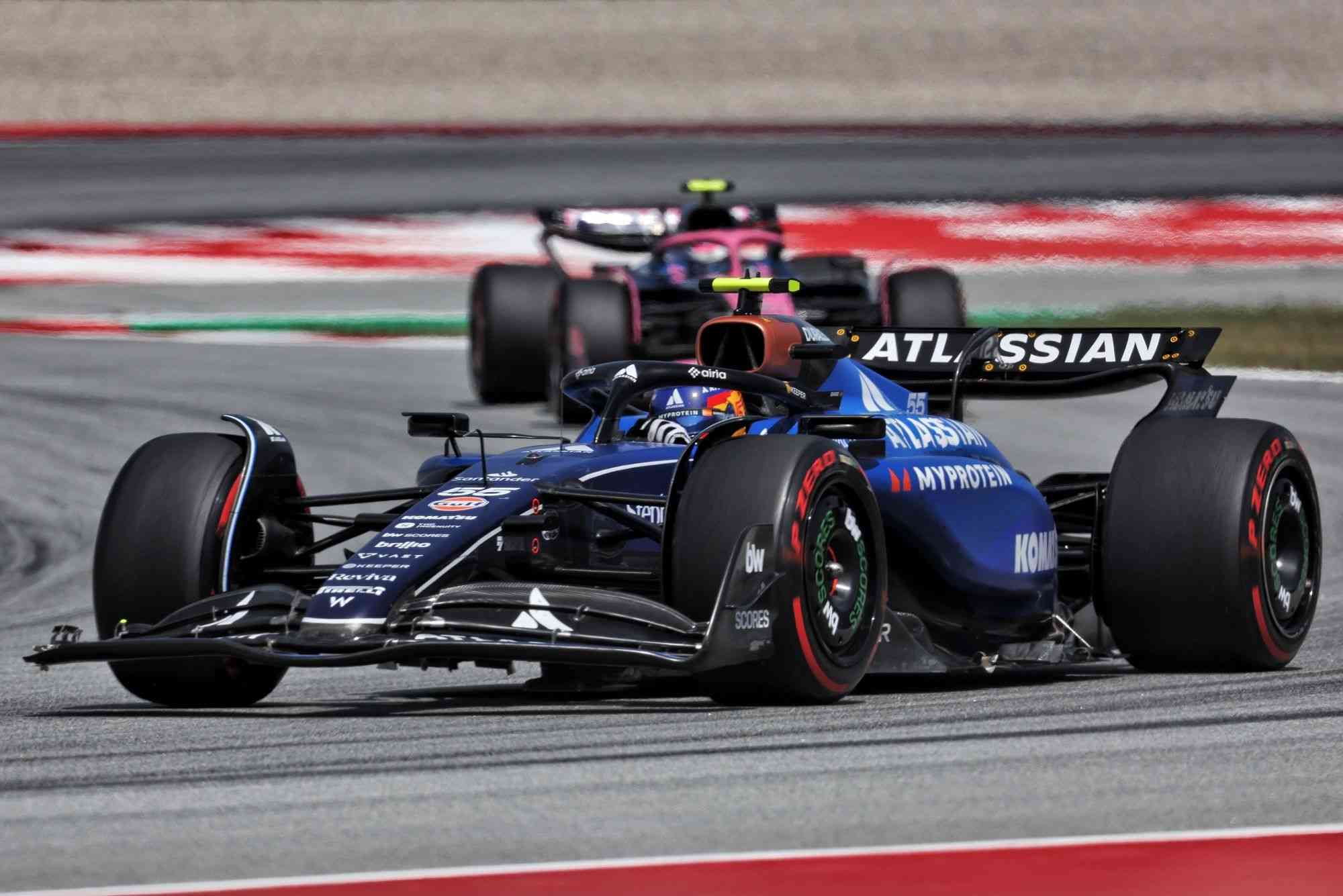 Alonso lucha en Austria mientras Sainz se queda fuera