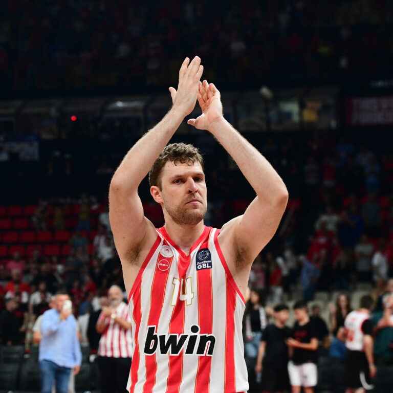Σάσα Βεζένκοφ MVP της Greek Basketball League 2024-2025