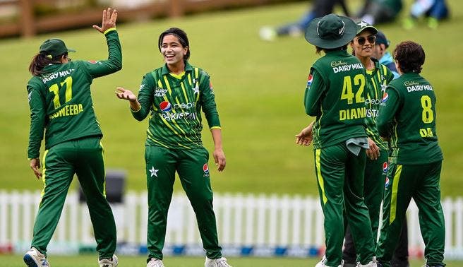 خواتین کرکٹرز کے لیے کراچی میں فٹنس کیمپ کا آغاز