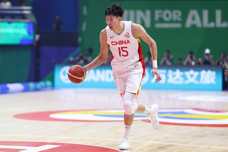 中国男篮备战亚洲杯,周琦伤缺成焦点