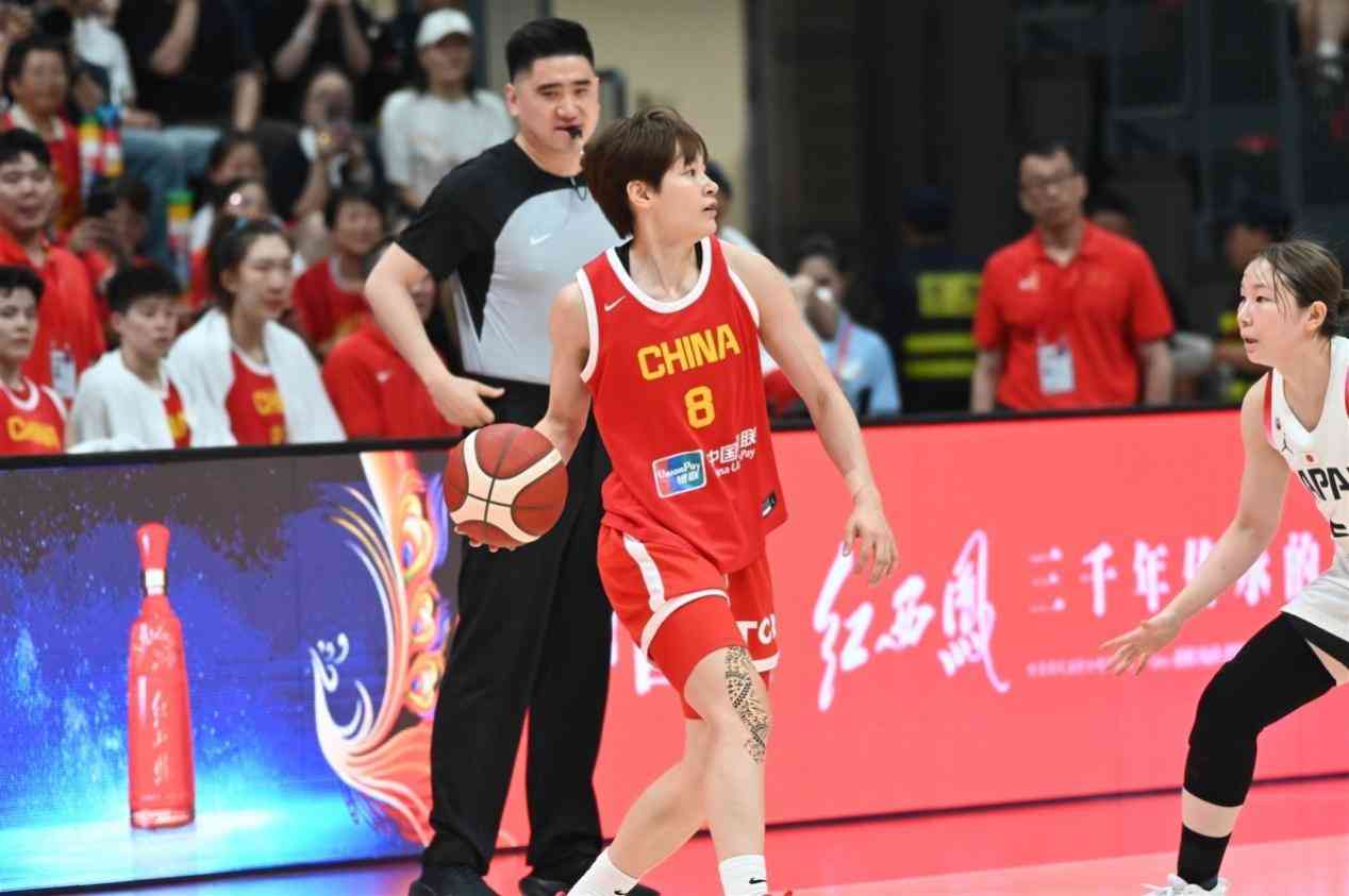 少年CBA全国挑战赛盛大开幕，女篮热身赛引关注