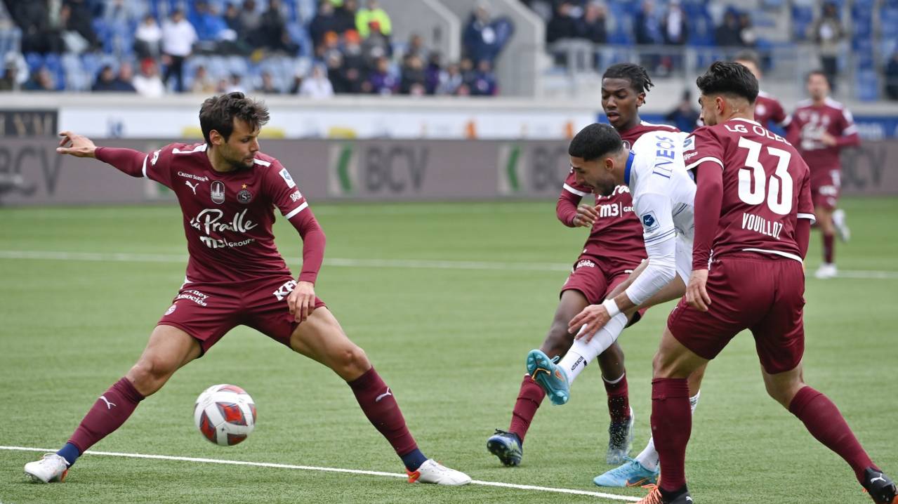 Servette FC et Lausanne Ouchy s`affrontent au Frontenex