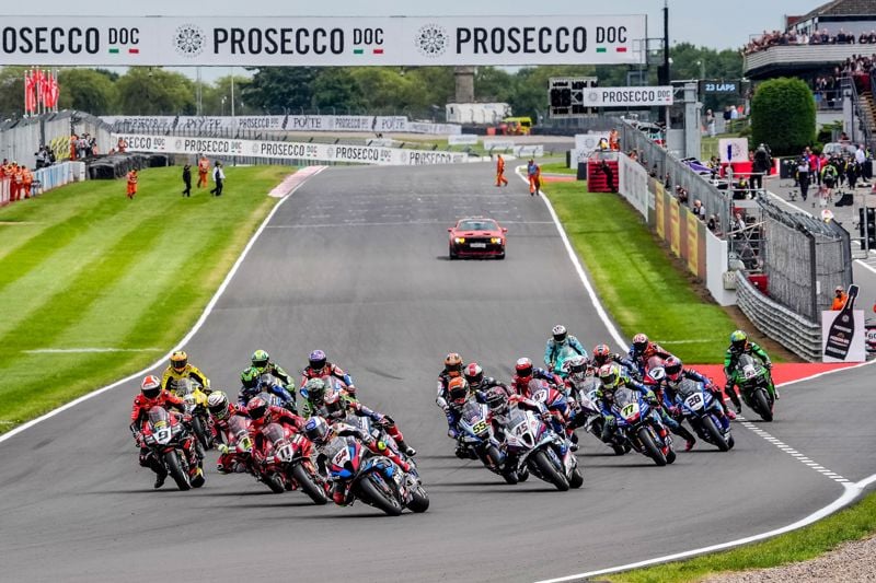 Donington Park Set for FIM Supersport Showdown