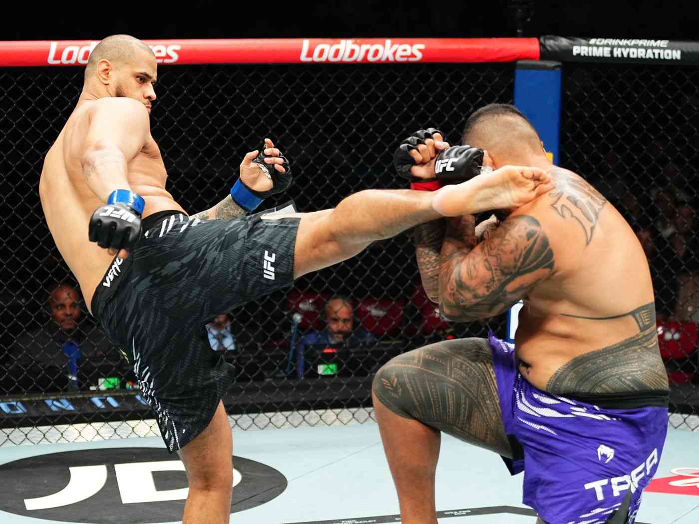Tallison Teixeira brilha em UFC Nashville contra Lewis