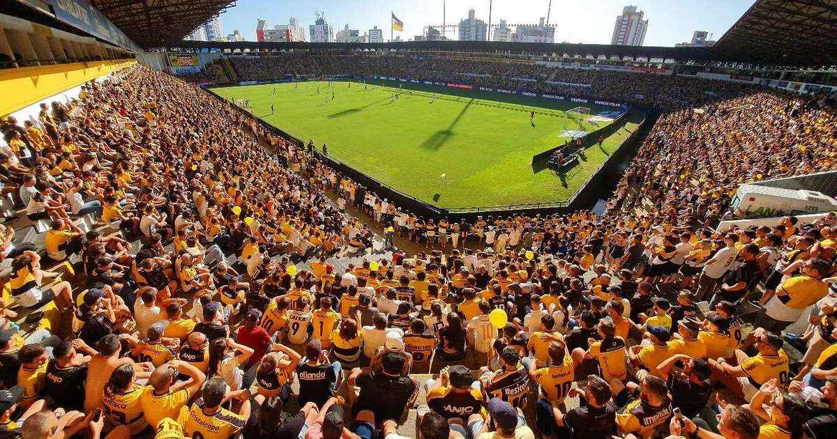 Criciúma brilha na Série B com vitória emocionante