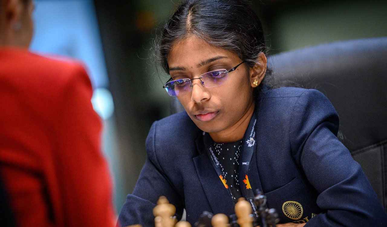 Vaishali Survives Tiebreak Drama in Women`s World Cup