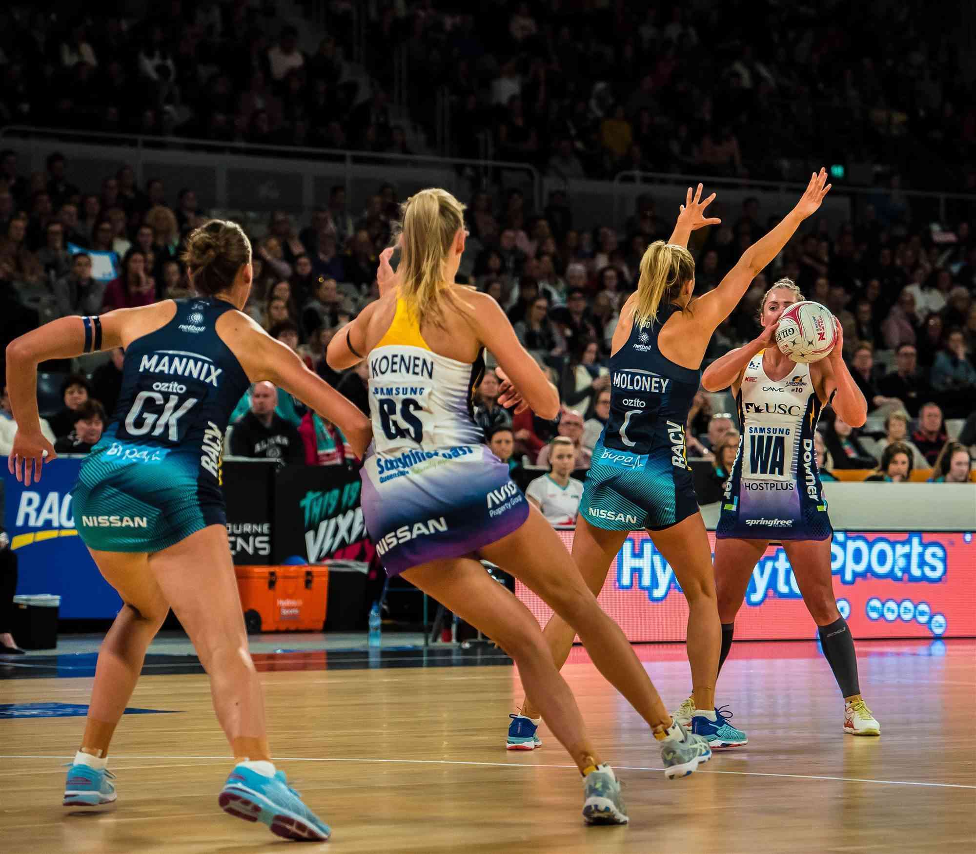 Thunderbirds vs Vixens: Super Netball Showdown Awaits