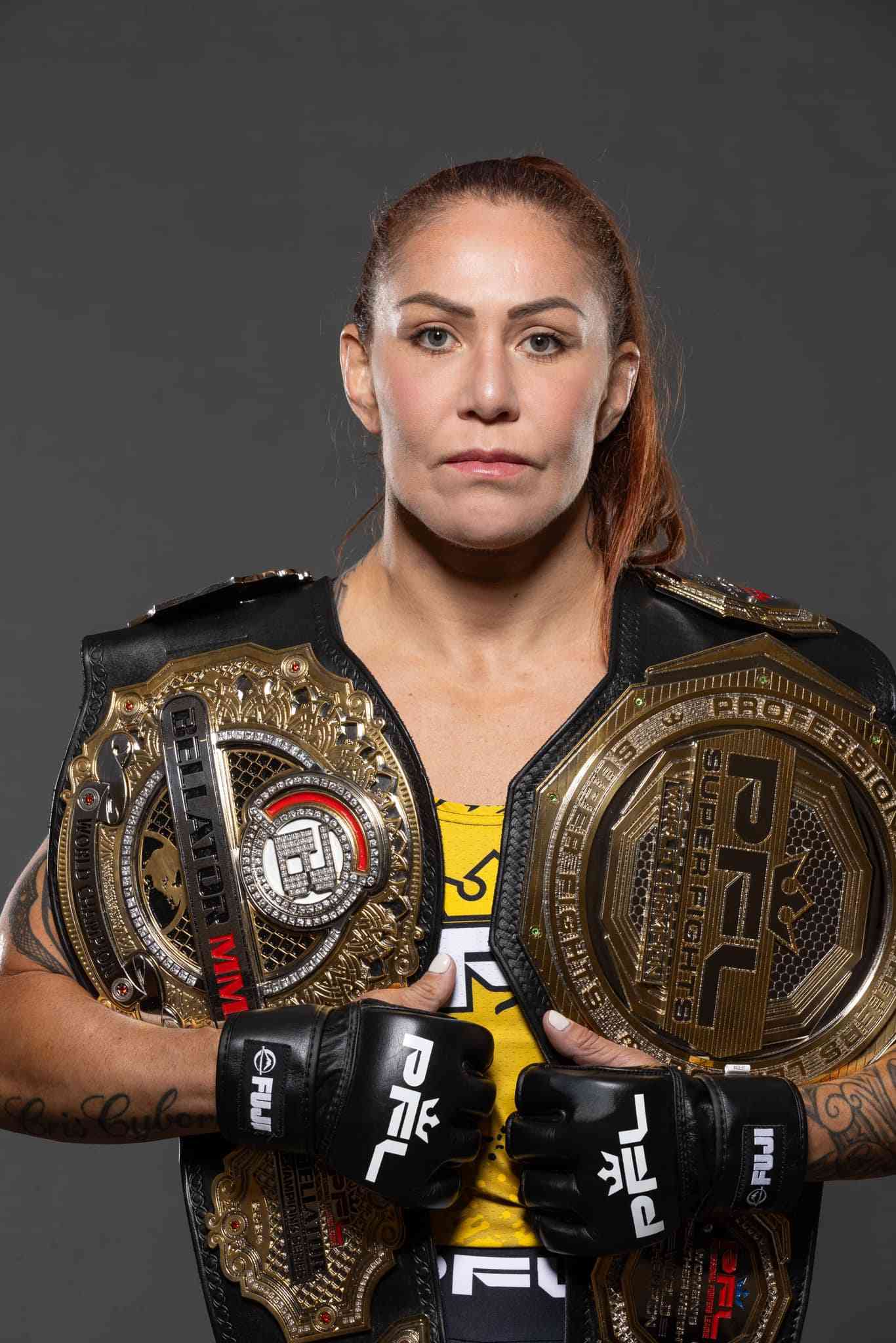 Cris Cyborg anuncia aposentadoria e planos de luta