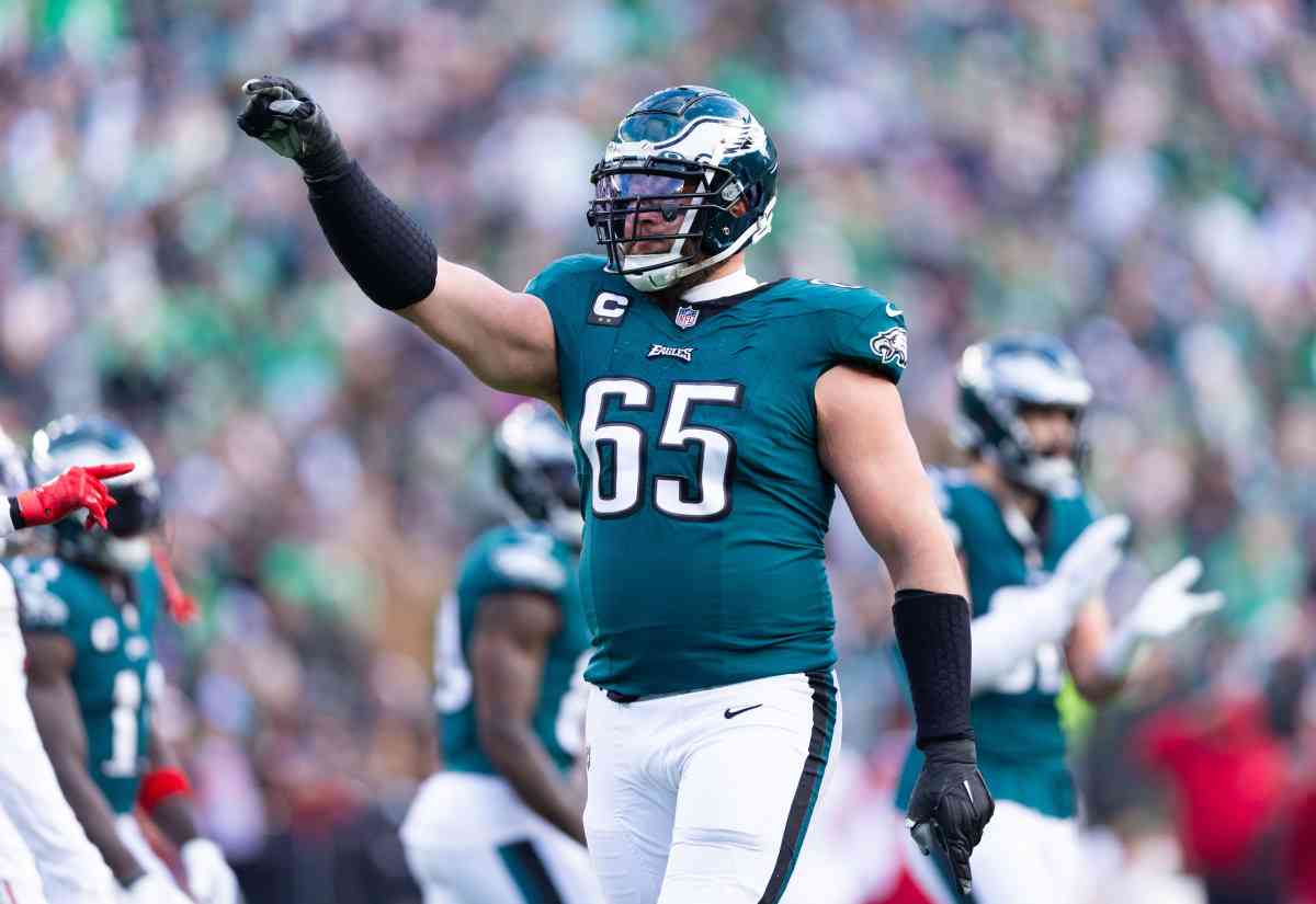 Lane Johnson Crowned NFL`s Top Offensive Tackle