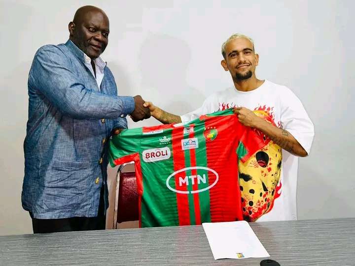 Mercato: Nathan Douala en transit au canon